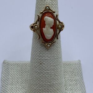 Vintage Avon Cameo Ring